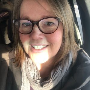 Meet your Posher, Pam